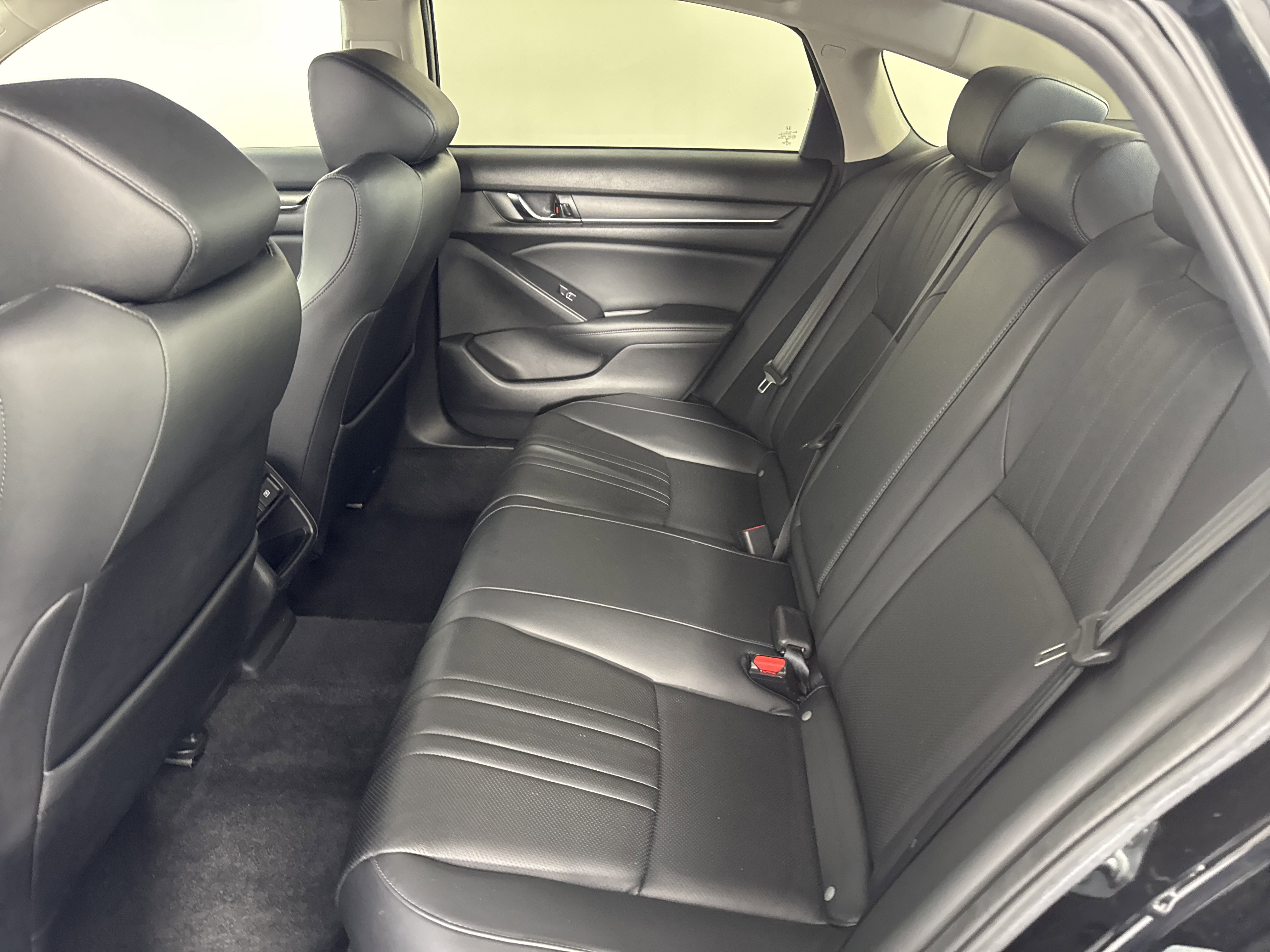 2022 Honda Accord Sport SE photo 2