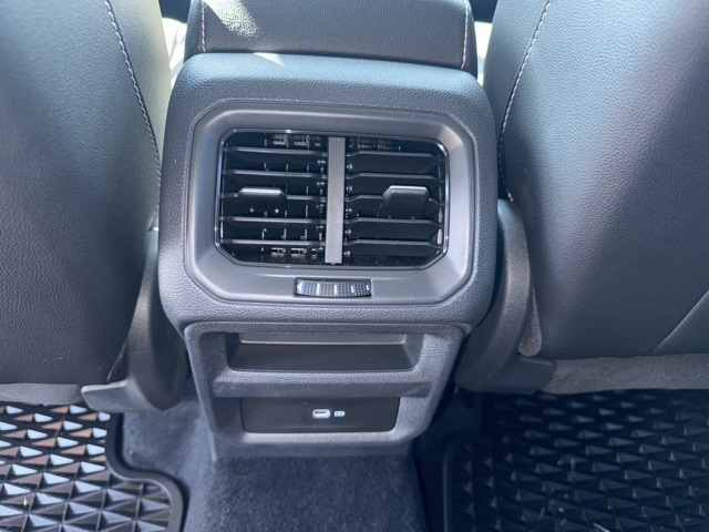 2022 Volkswagen Taos SE photo 21