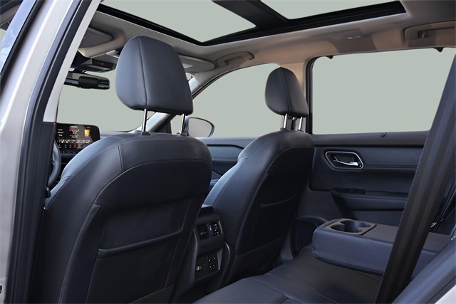 2021 Nissan Rogue Platinum photo 11