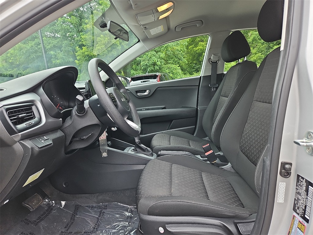 2022 Kia Rio LX photo 14