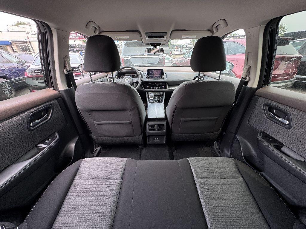 2021 Nissan Rogue SV photo 9