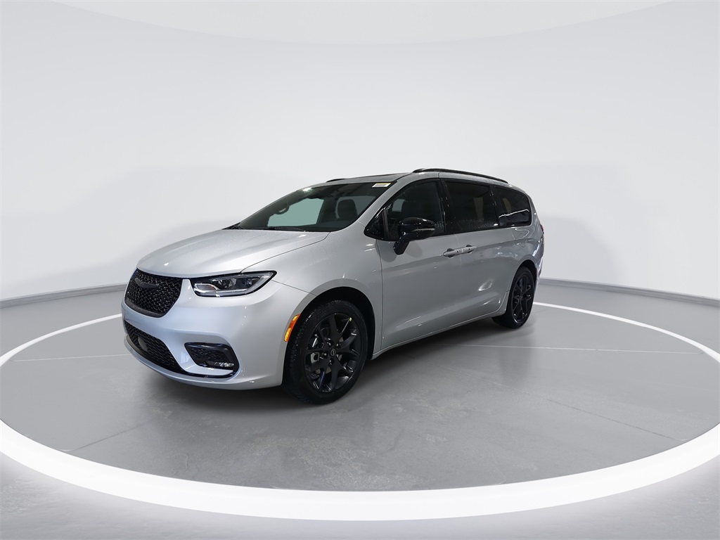 2026 Chrysler Pacifica Limited photo 4