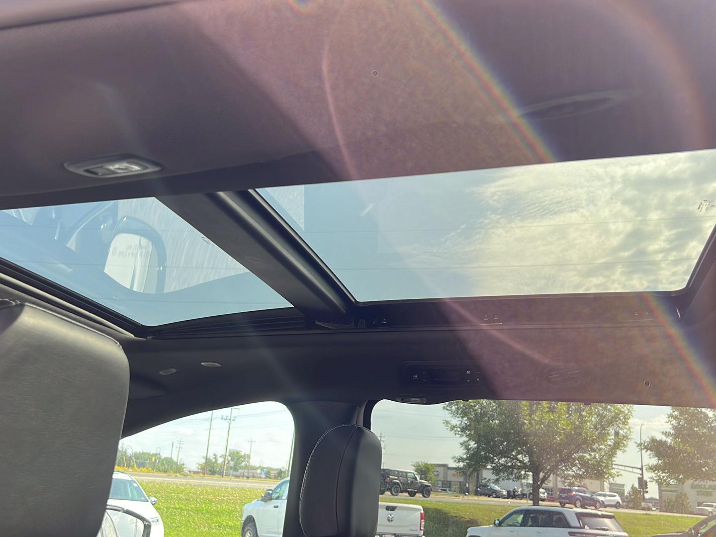 2026 Chrysler Pacifica photo 18