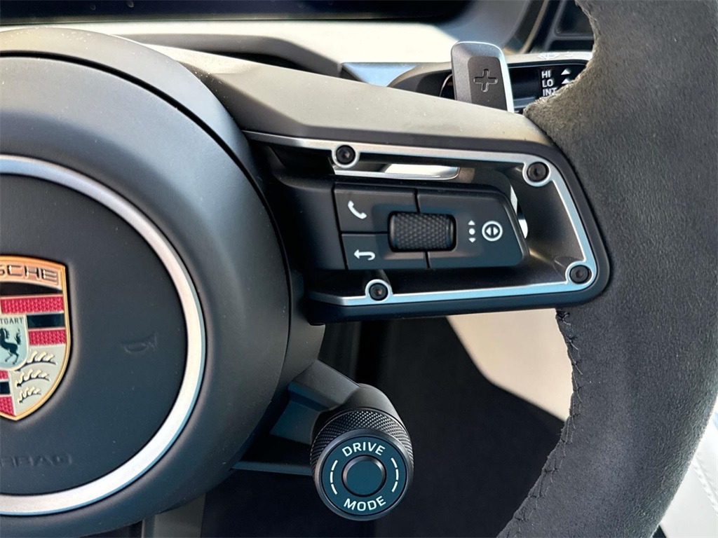 2025 Porsche Panamera 4 photo 28