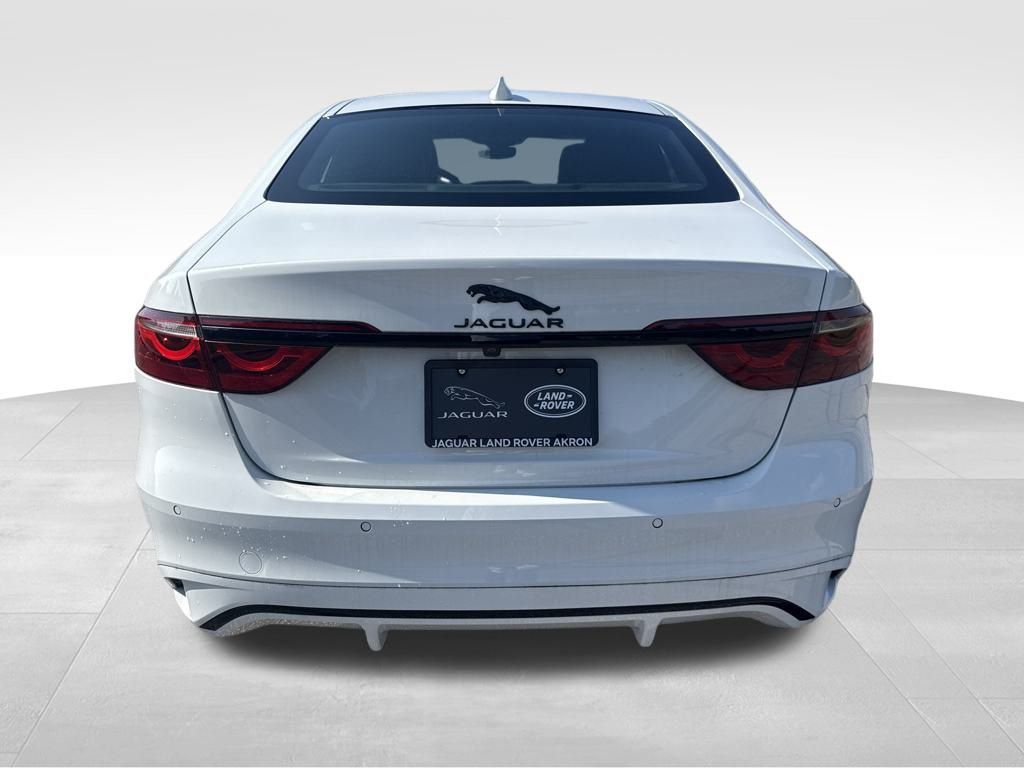 2024 Jaguar XF P300 R-Dynamic SE photo 5