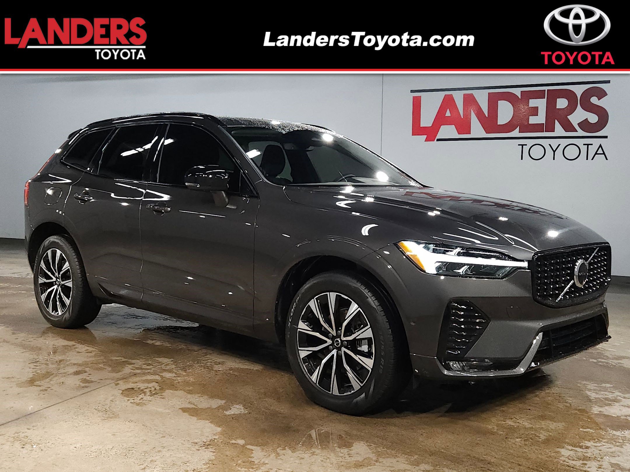 2024 Volvo XC60 Plus's photo