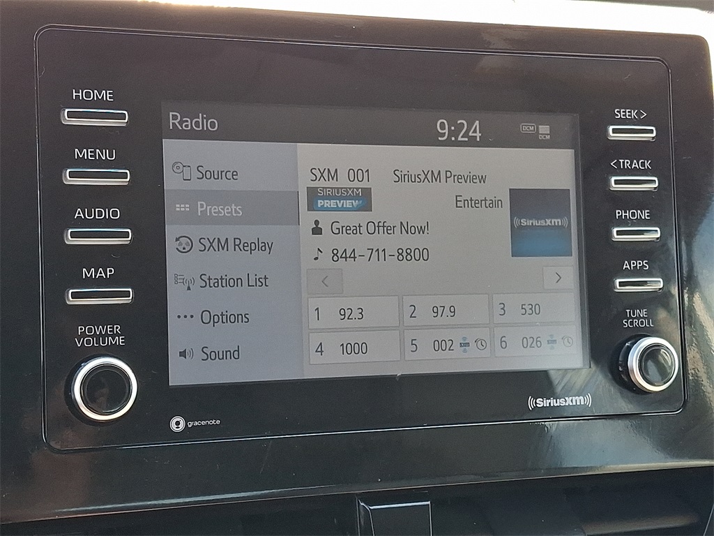 2022 Toyota Camry SE photo 16