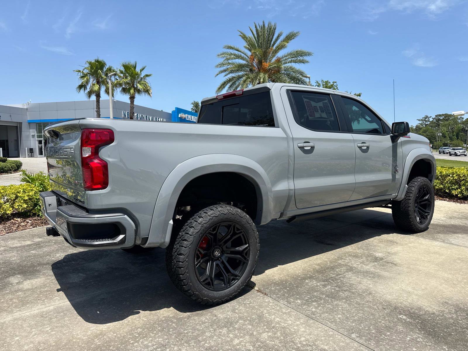 2025 Chevrolet Silverado 1500 RST photo 3