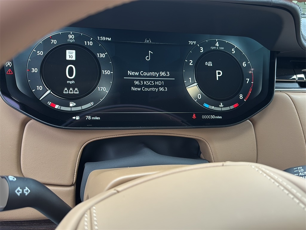 2025 Land Rover Range Rover SE photo 8