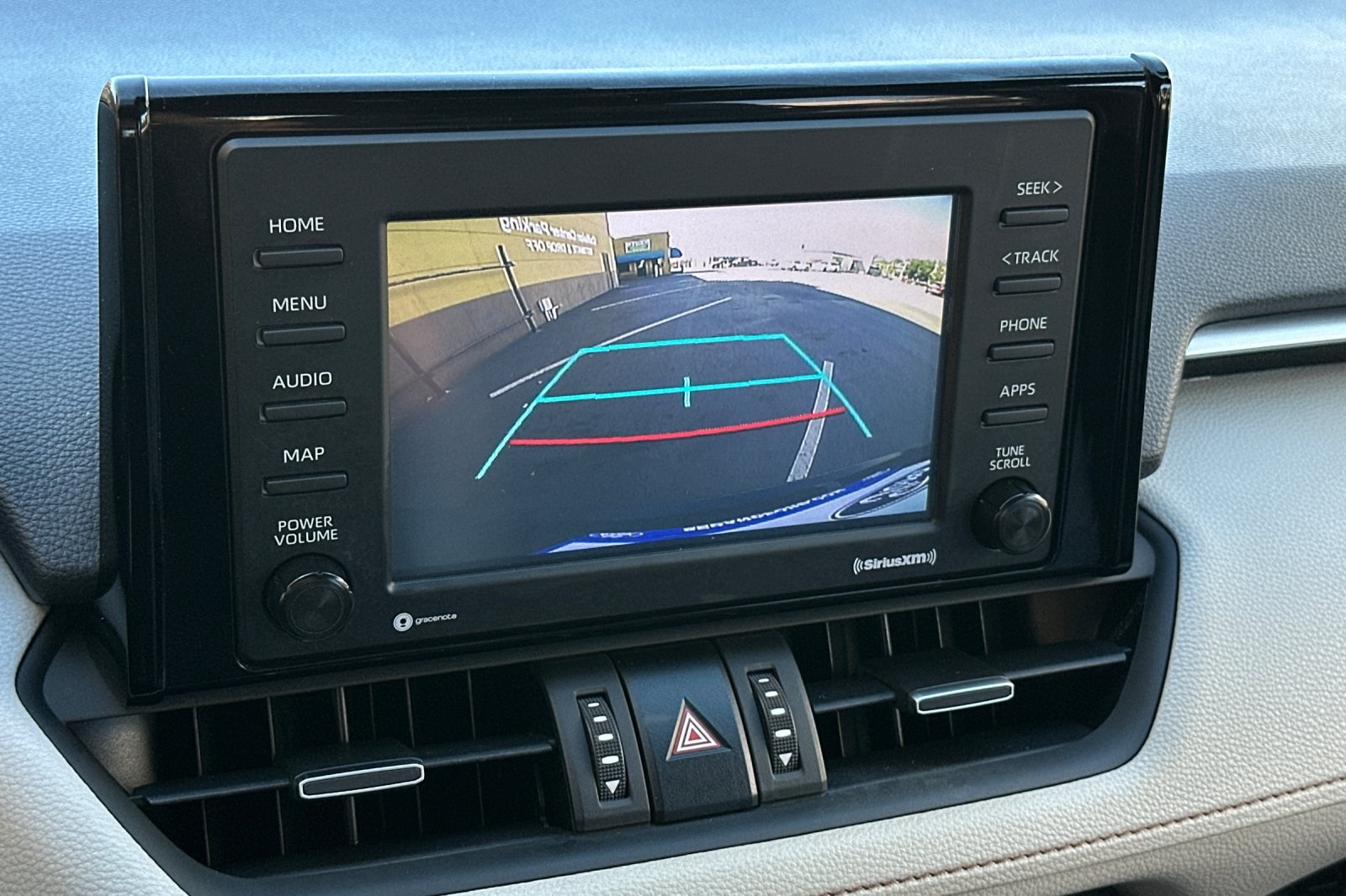2020 Toyota RAV4 XLE Premium photo 17