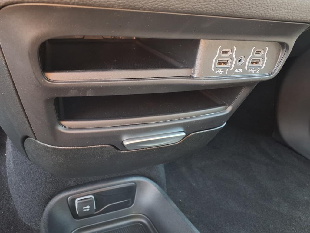2025 Chrysler Pacifica photo 8