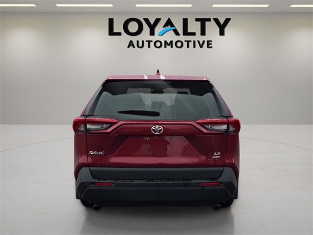 2022 Toyota RAV4 LE photo 3