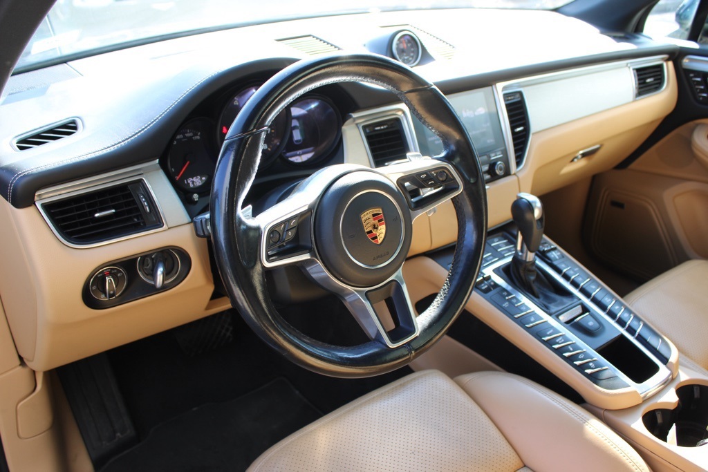 2017 Porsche Macan GTS photo 4