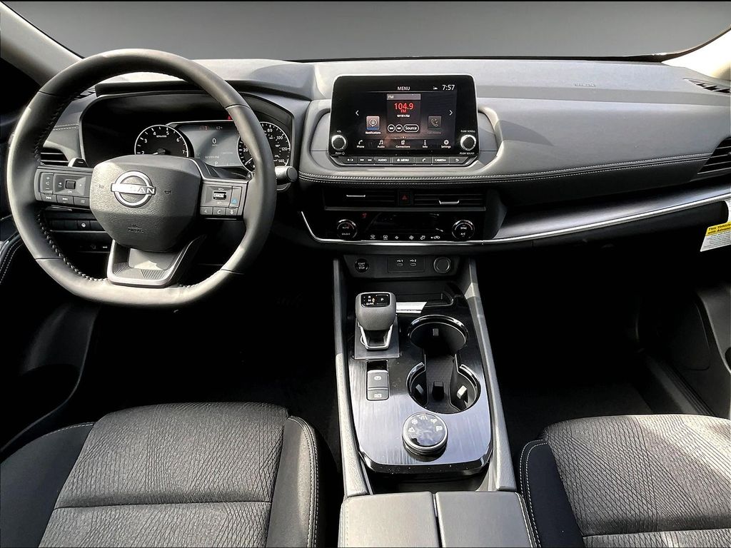 2026 Nissan Rogue SV photo 3