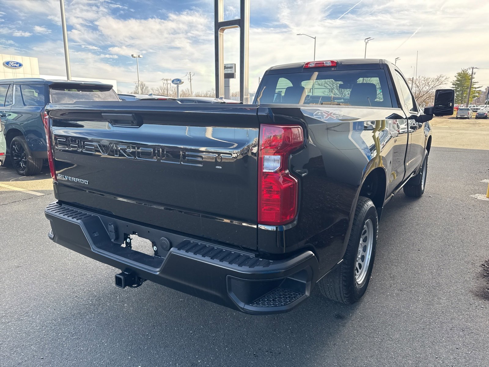 2025 Chevrolet Silverado 1500 photo 4