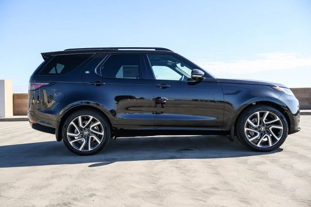2025 Land Rover Discovery SE photo 4