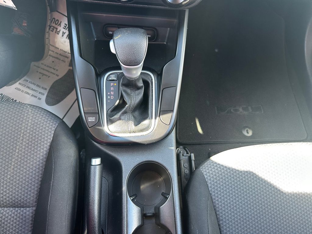 2022 Kia Soul LX photo 17