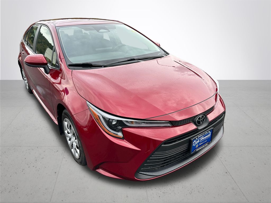 2025 Toyota Corolla LE photo 4
