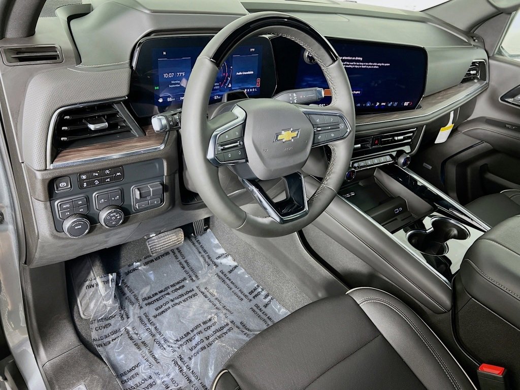 2025 Chevrolet Suburban Premier photo 7