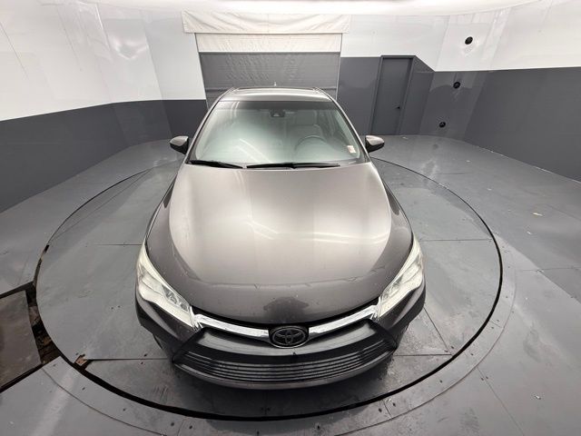 2015 Toyota Camry XLE photo 2