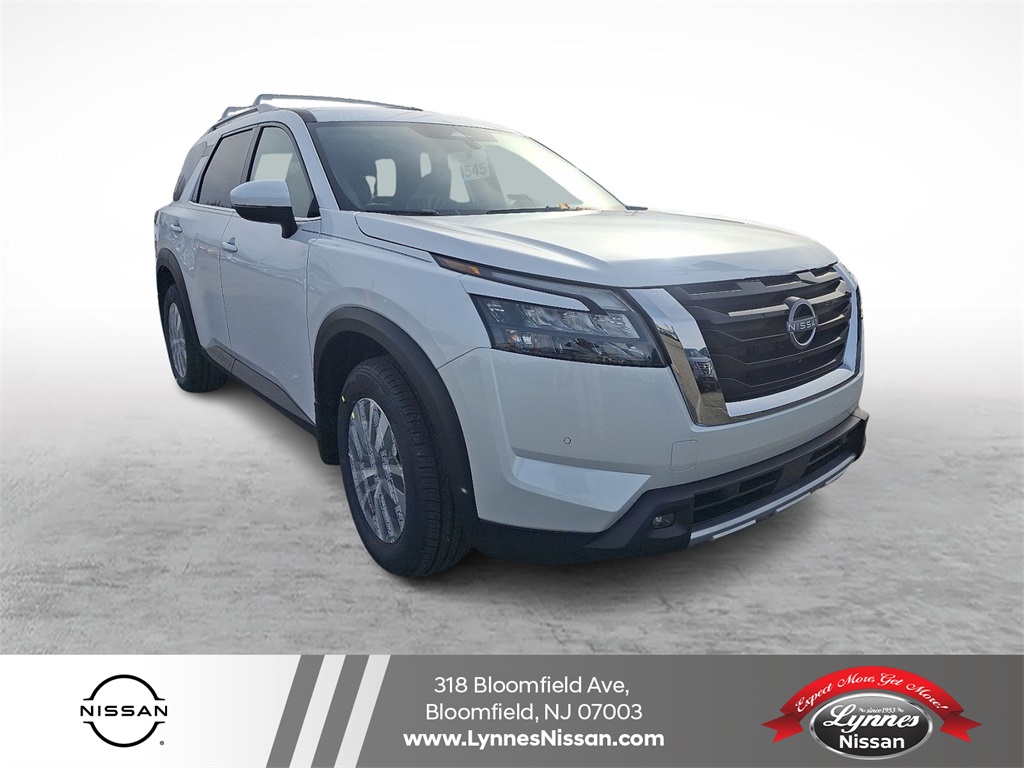 2025 Nissan Pathfinder SL's photo