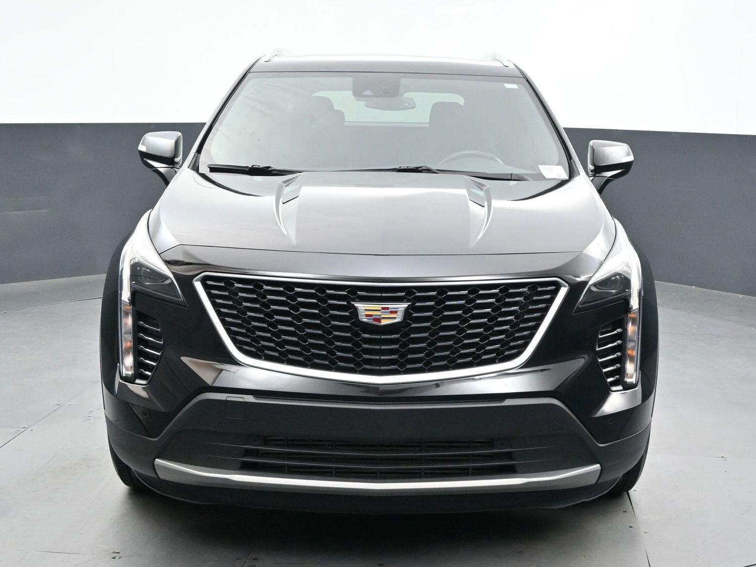 2022 Cadillac XT4 Premium Luxury photo 2