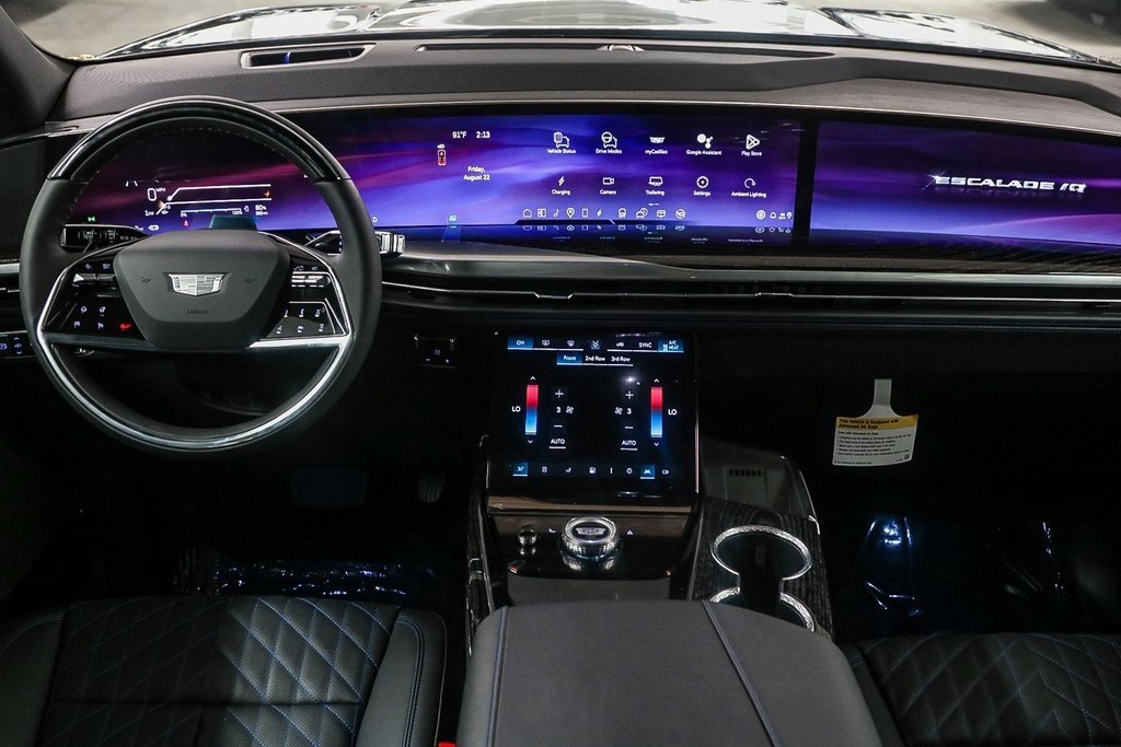 2026 Cadillac Escalade IQ Luxury photo 6