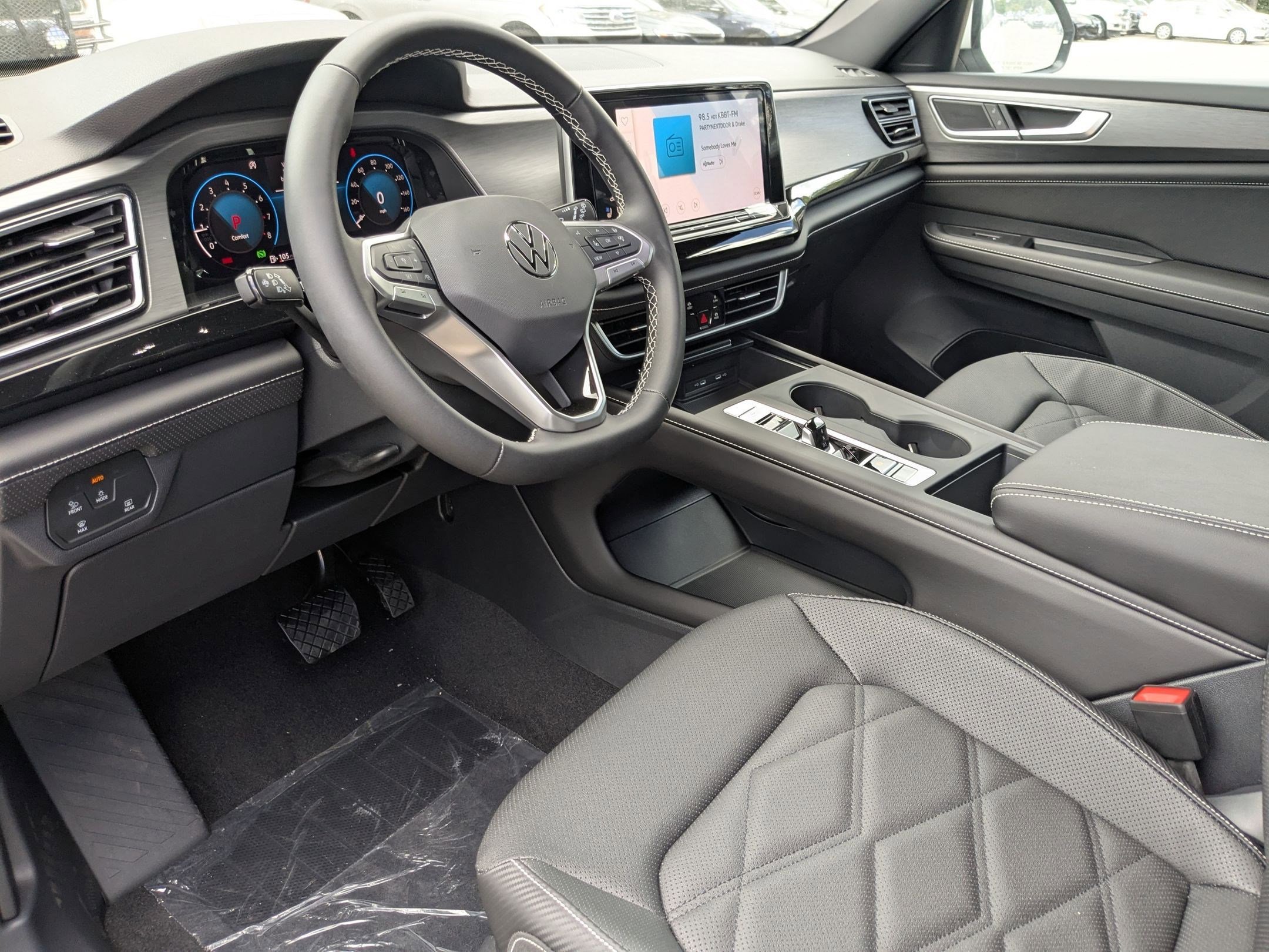 2026 Volkswagen Atlas Cross Sport SE photo 4