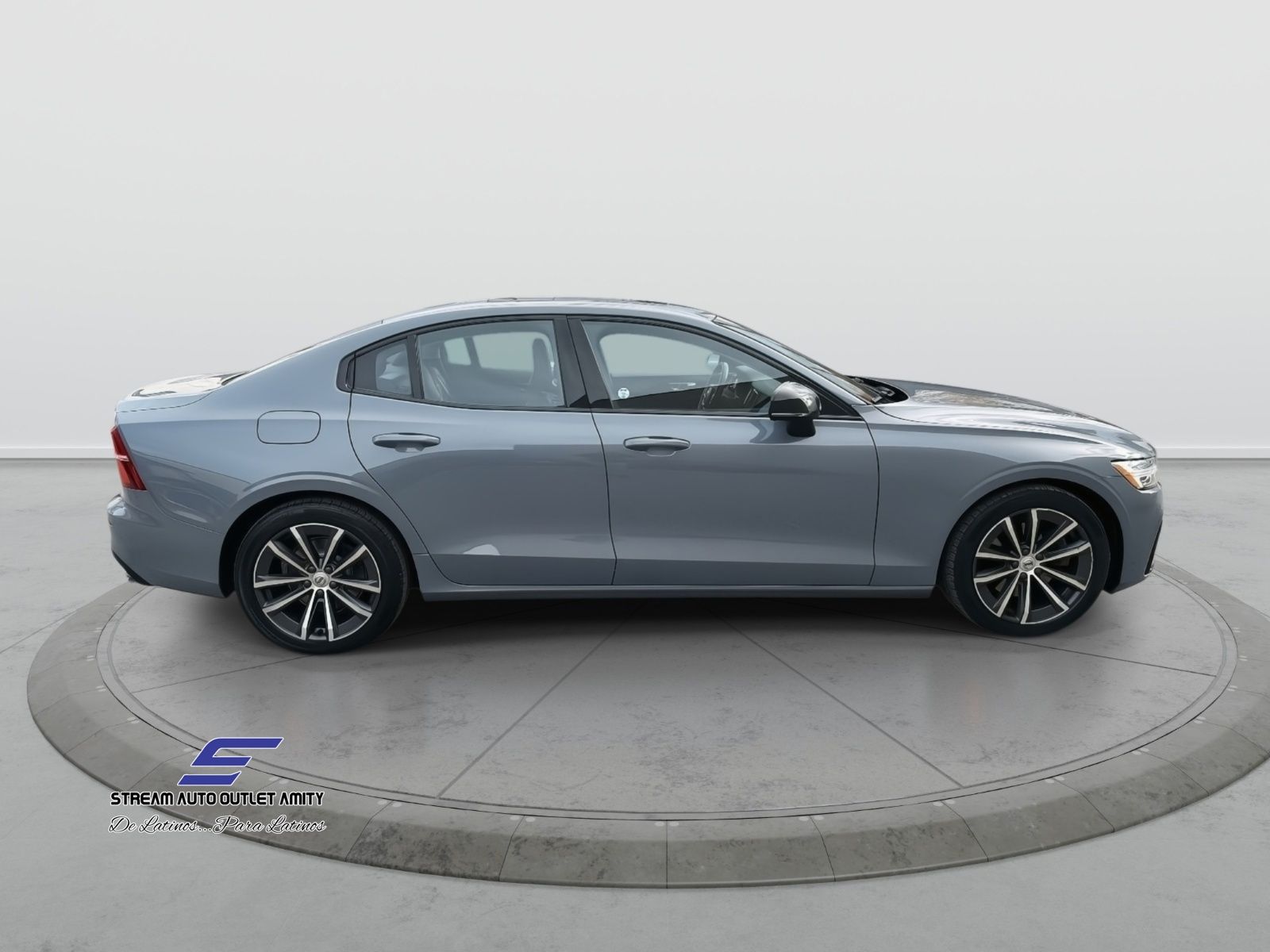2022 Volvo S60 B5 Momentum photo 4