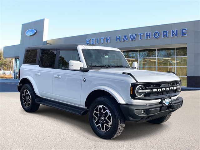 2025 Ford Bronco 4-Door Outer Banks's photo