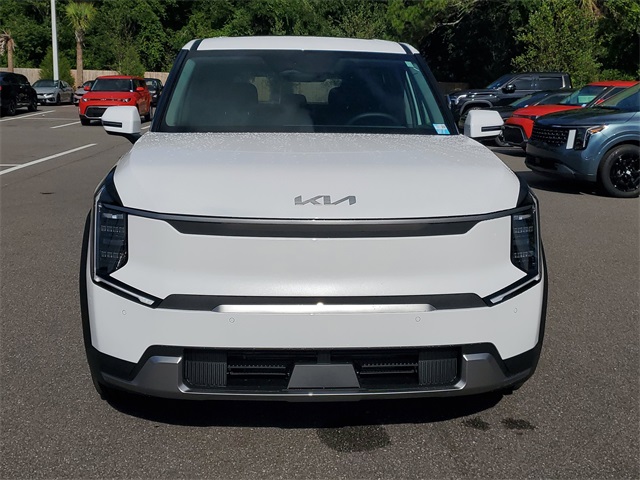 2026 Kia EV9 Light Long Range photo 2