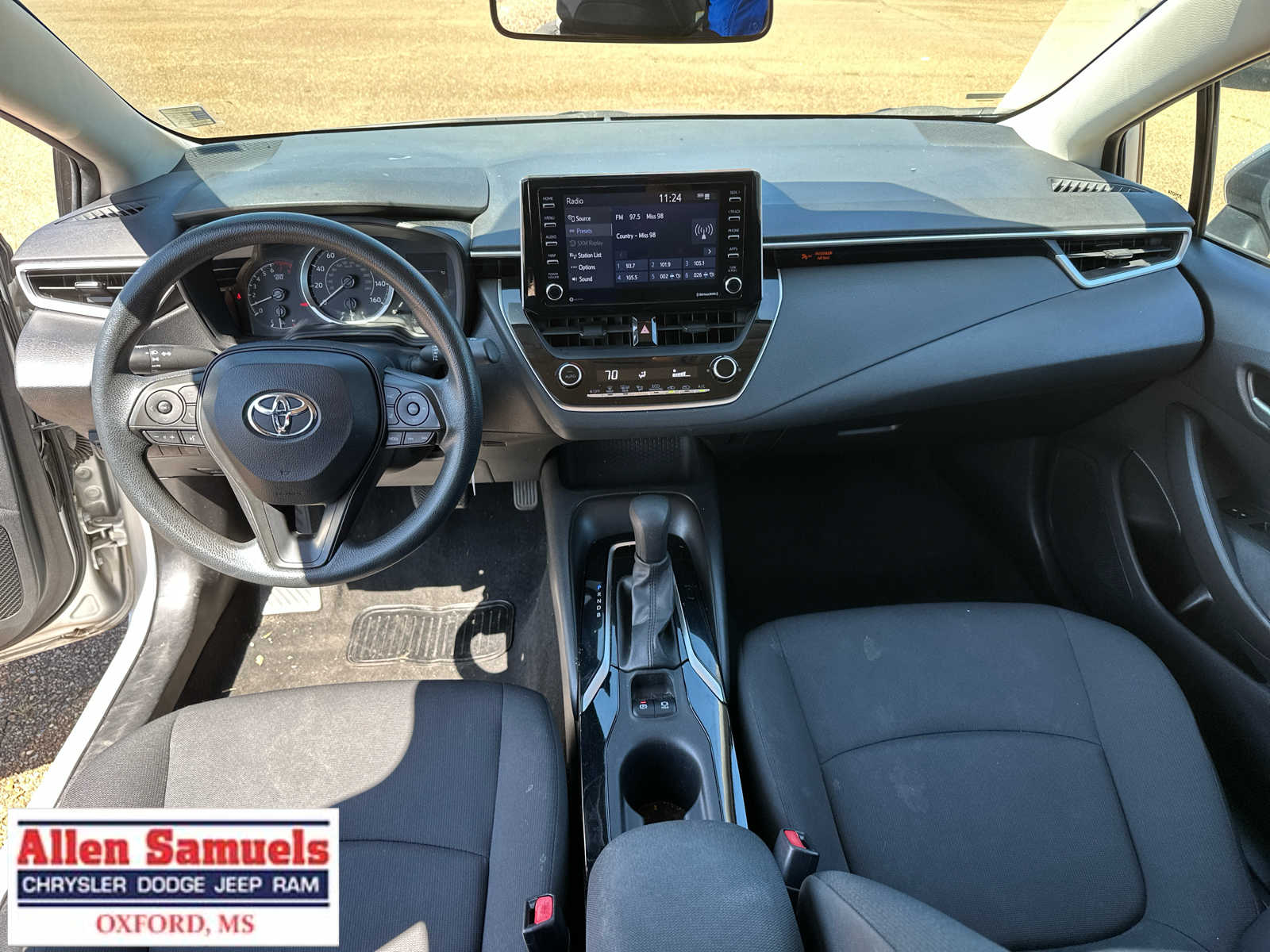 2021 Toyota Corolla LE photo 14