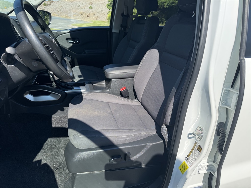 2024 Nissan Frontier SV photo 17