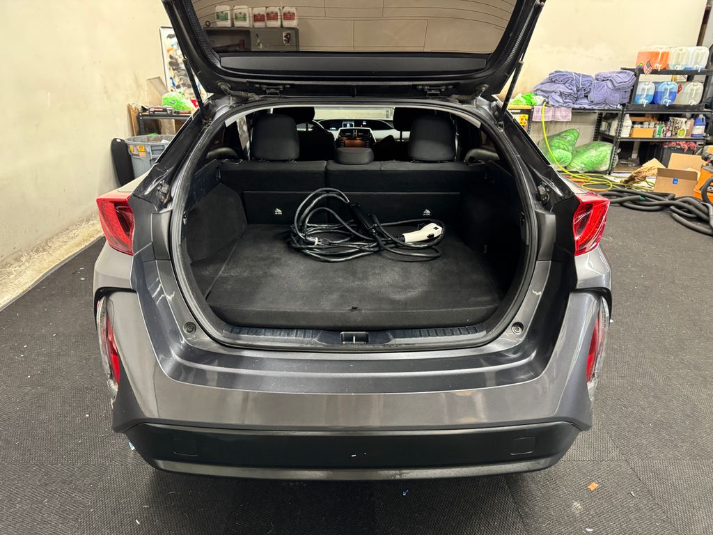 2021 Toyota Prius Prime LE photo 6