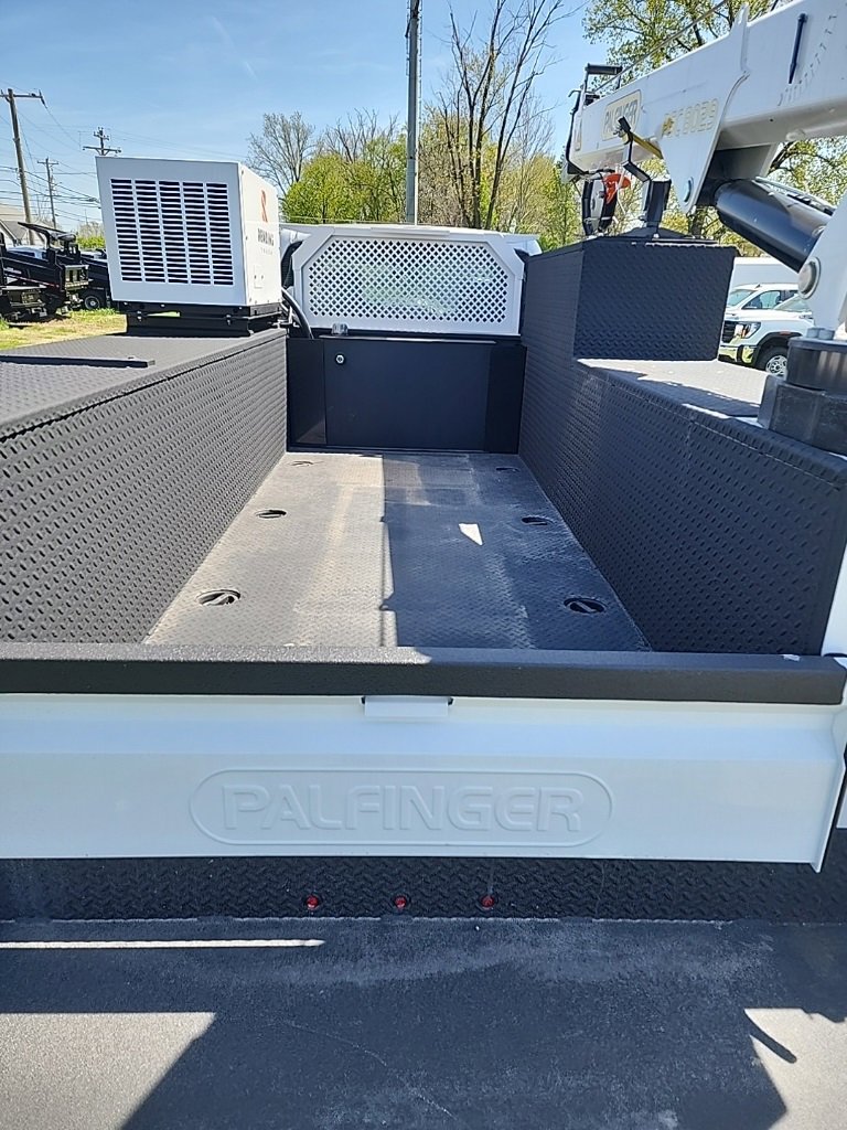 2024 Chevrolet Silverado 6500HD Work Truck photo 11
