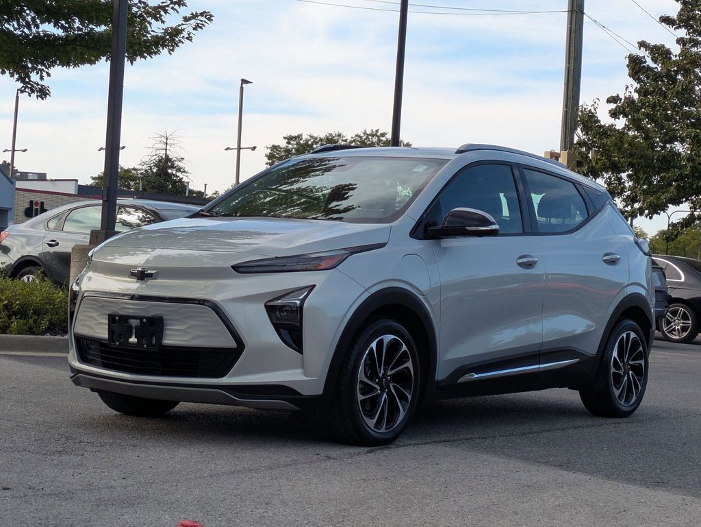 2022 Chevrolet Bolt EUV Premier photo 2