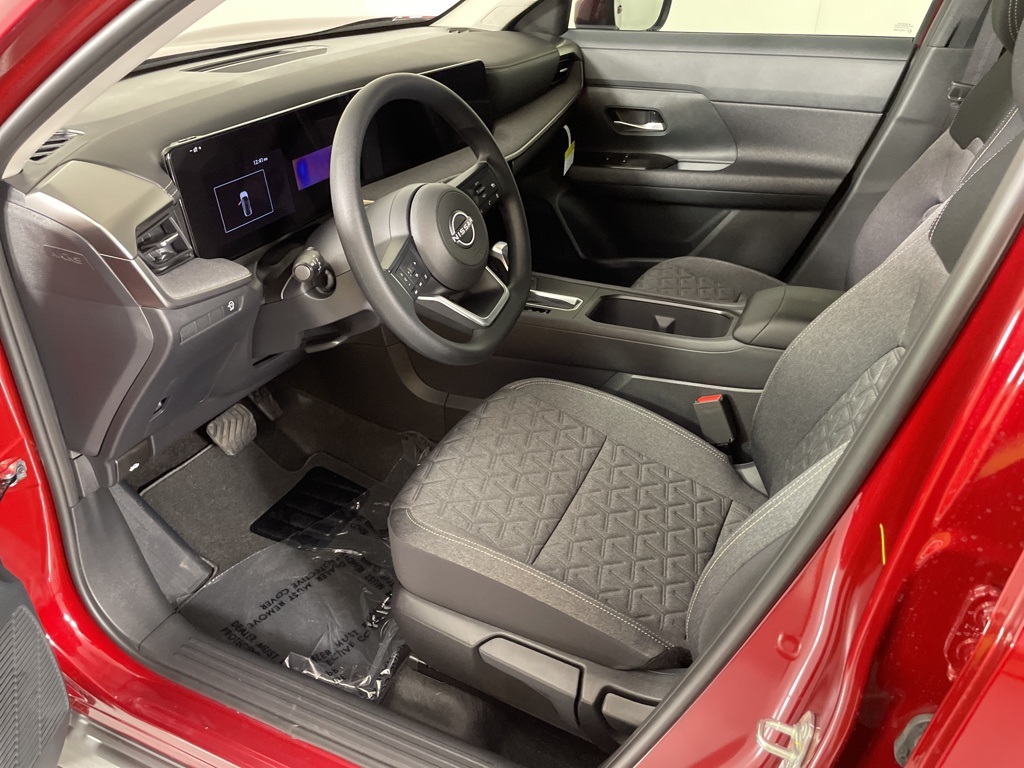 2025 Nissan Kicks SV photo 16