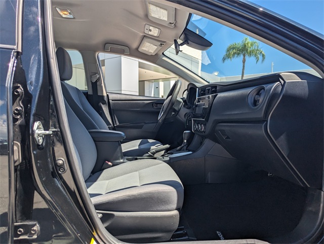 2017 Toyota Corolla L photo 16