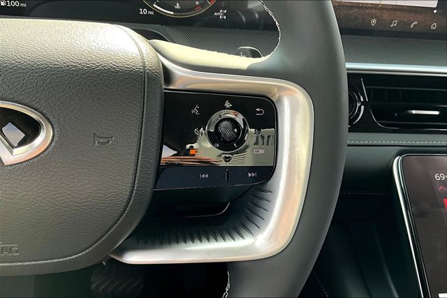 2026 Infiniti QX80 Luxe photo 12