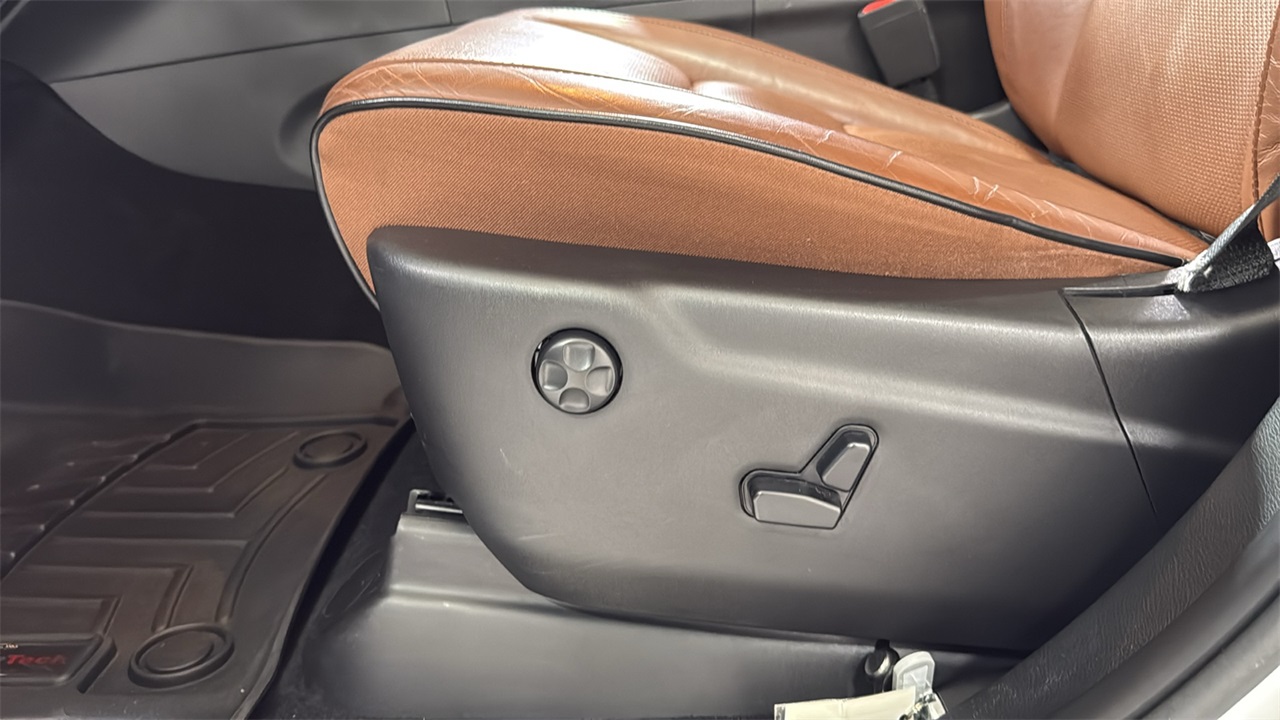 2020 Jeep Grand Cherokee Summit photo 14