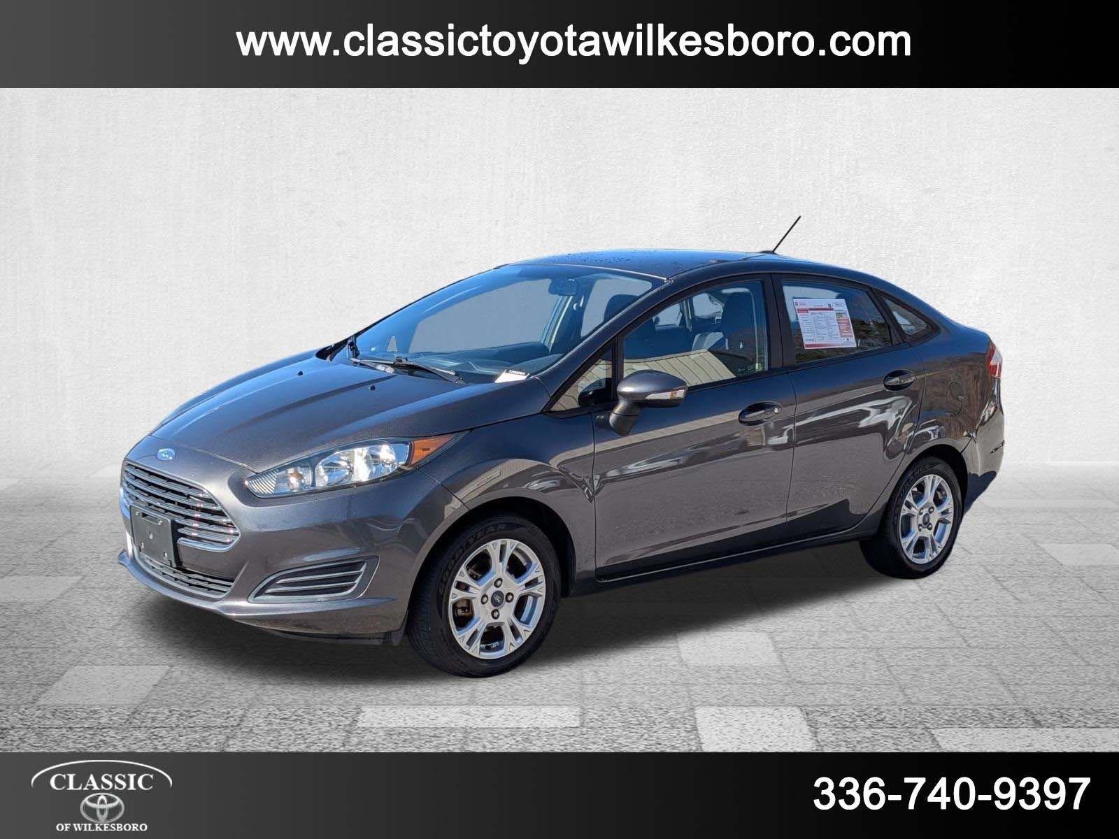 2015 Ford Fiesta SE's photo