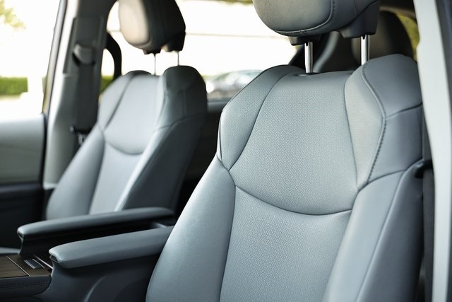 2024 Toyota Sienna XLE photo 20