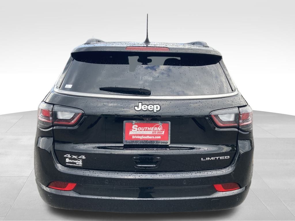 2024 Jeep Compass Limited photo 3