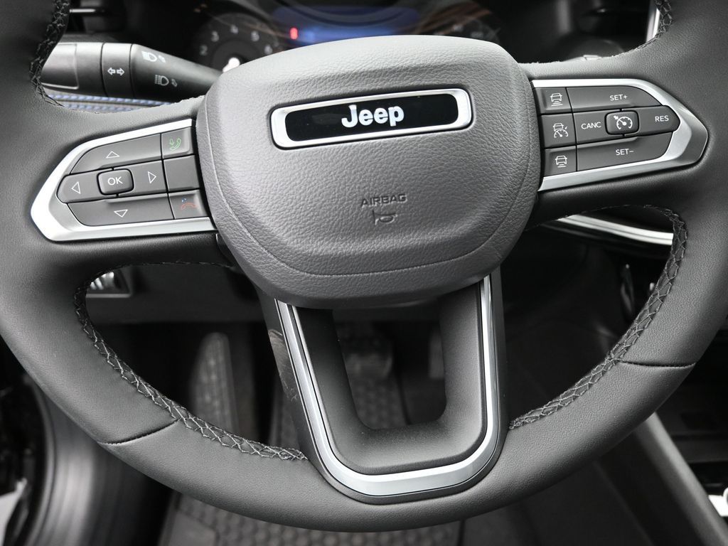 2026 Jeep Compass Latitude photo 12