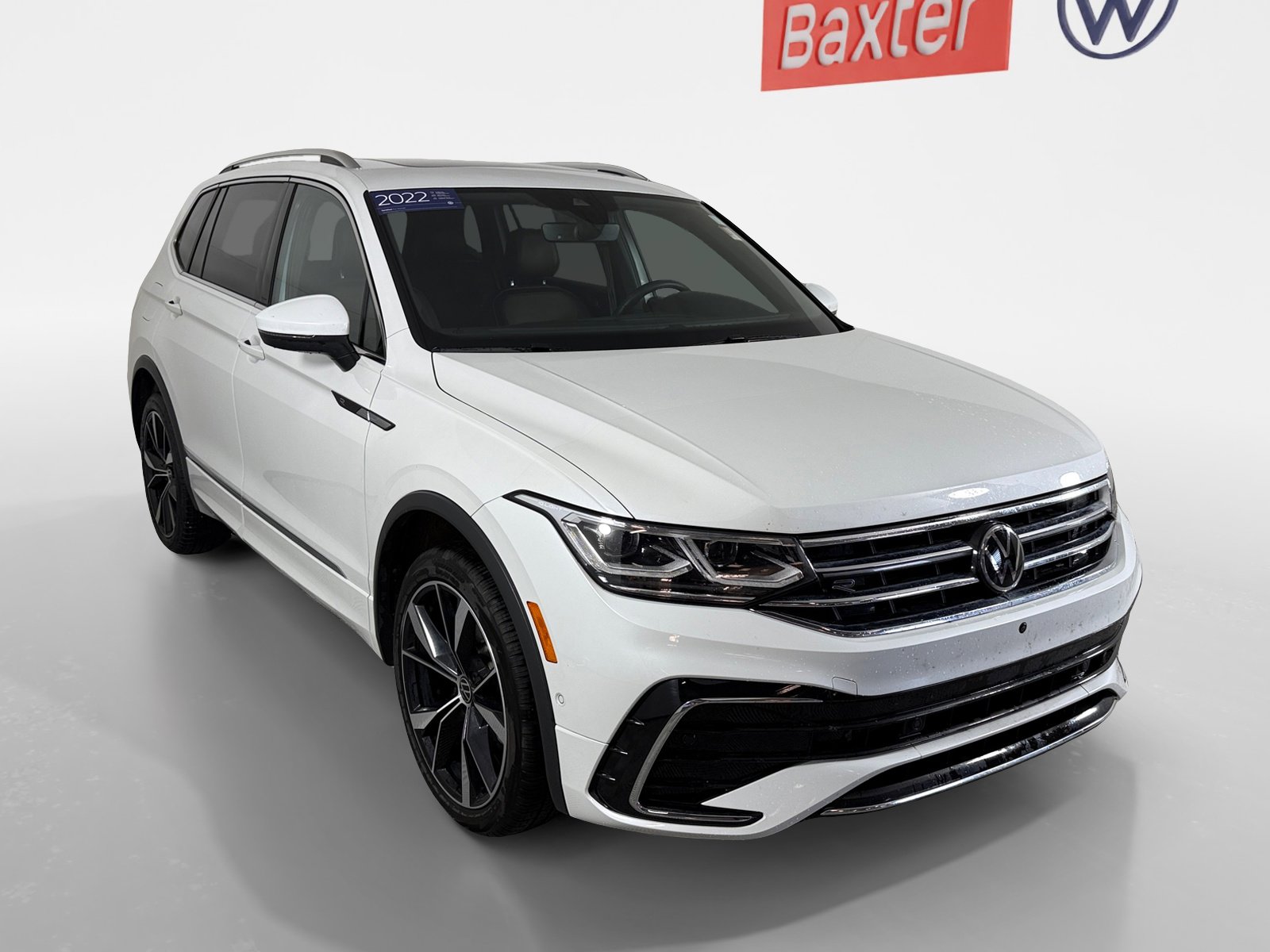 2022 Volkswagen Tiguan SEL R-LINE's photo