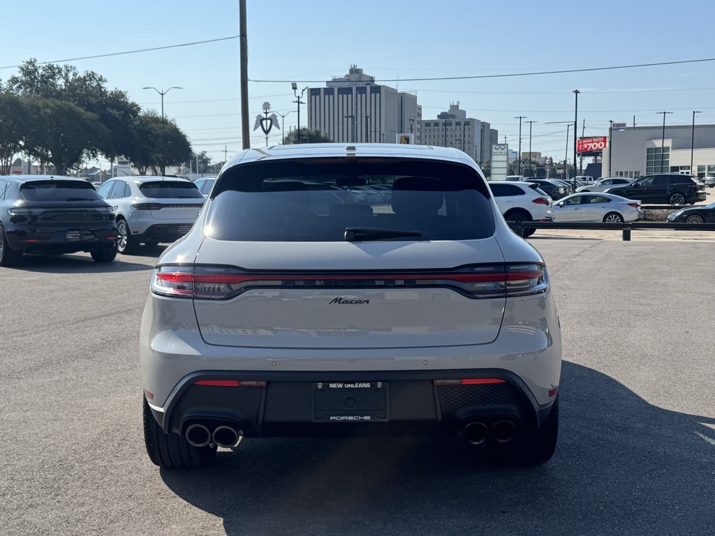 2023 Porsche Macan T photo 5
