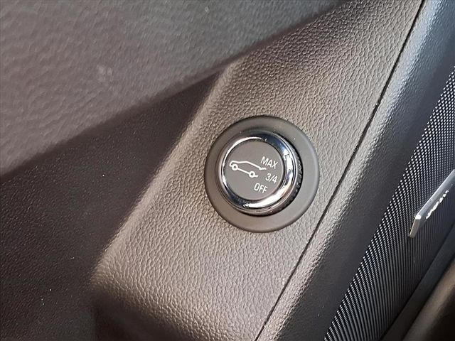 2022 Chevrolet Traverse Leather photo 12