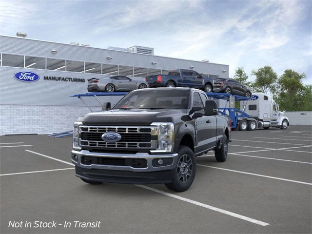 2025 Ford F-350 XLT photo 2