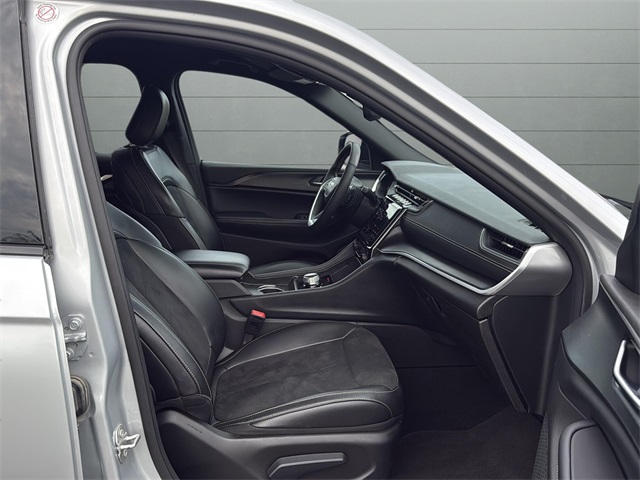 2024 Jeep Grand Cherokee Altitude photo 19
