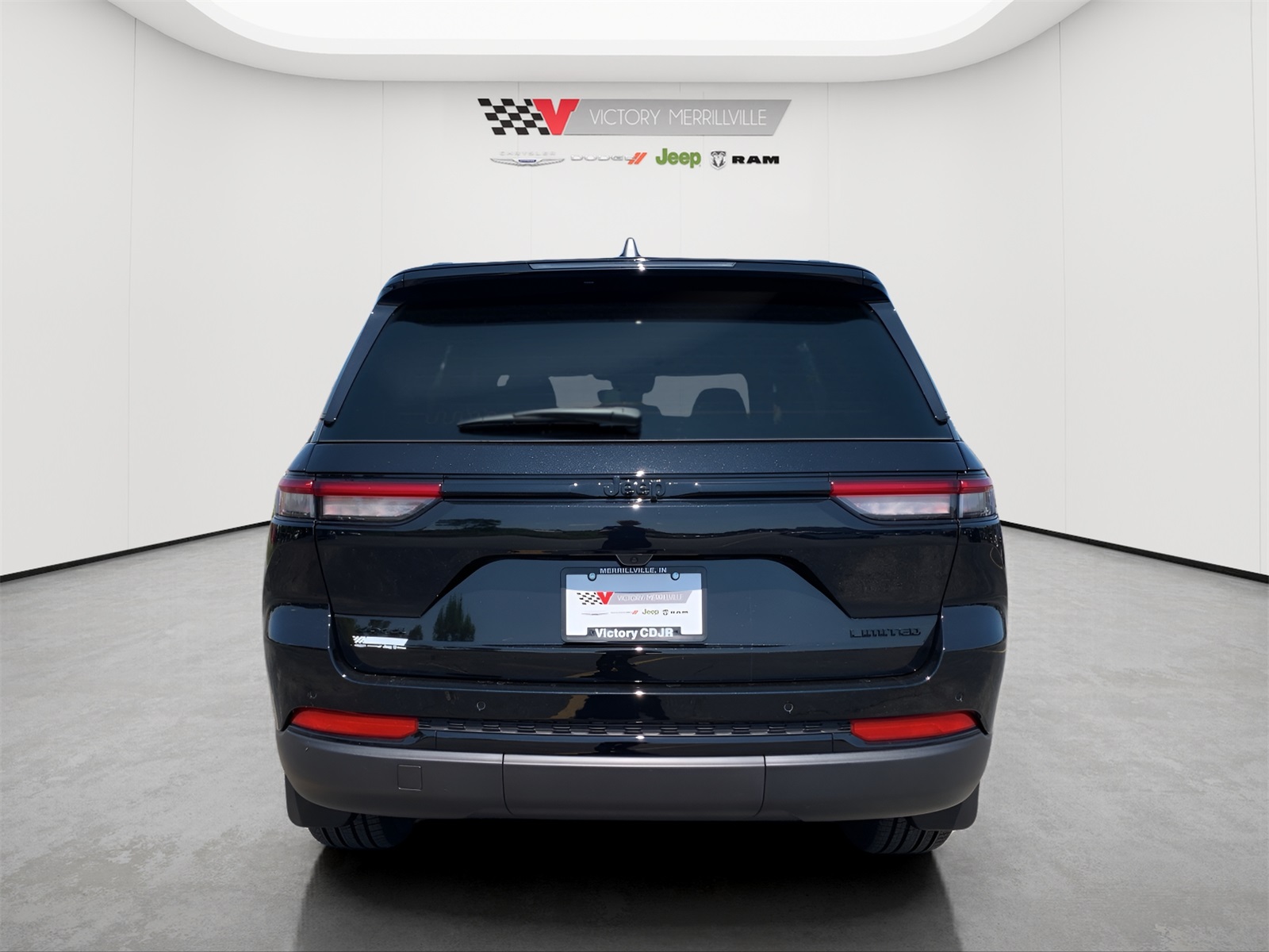 2025 Jeep Grand Cherokee Limited photo 3